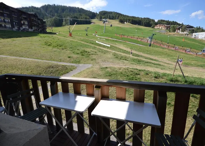 Renove Au Pied Des Pistes Avec Balcon Et Cuisine Equipee - Fr-1-755-9 *