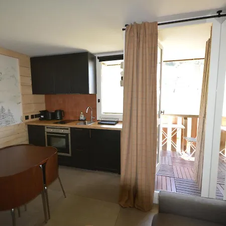 Renove Au Pied Des Pistes Avec Balcon Et Cuisine Equipee * La Plagne